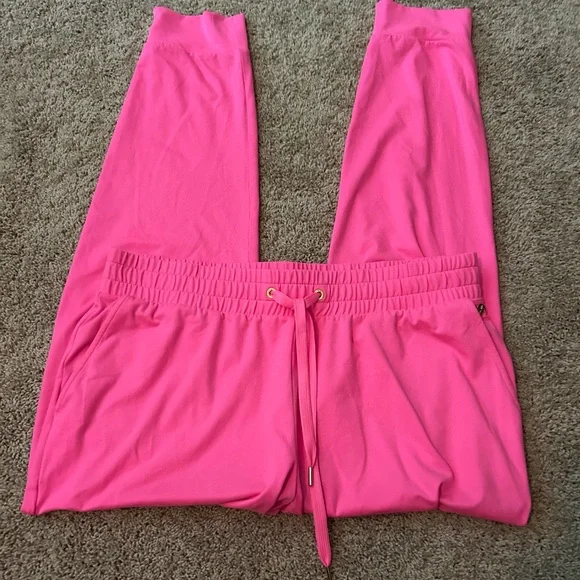 EUC Lilly Pulitzer Vibrant Roxie Pink Lillibeth SPF 50+ Joggers, Size Medium - Picture 9 of 16